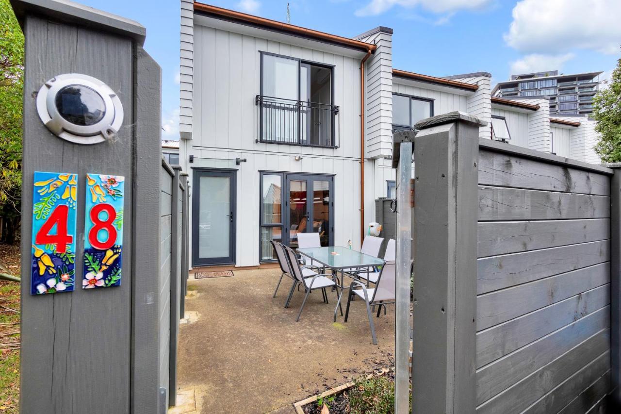 Greenwich Townhouse With Parking And Air-Con Auckland Exterior foto